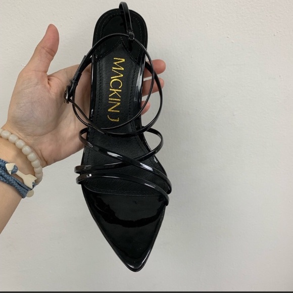 Black Strappy Heel. Size 9 - Picture 2 of 4